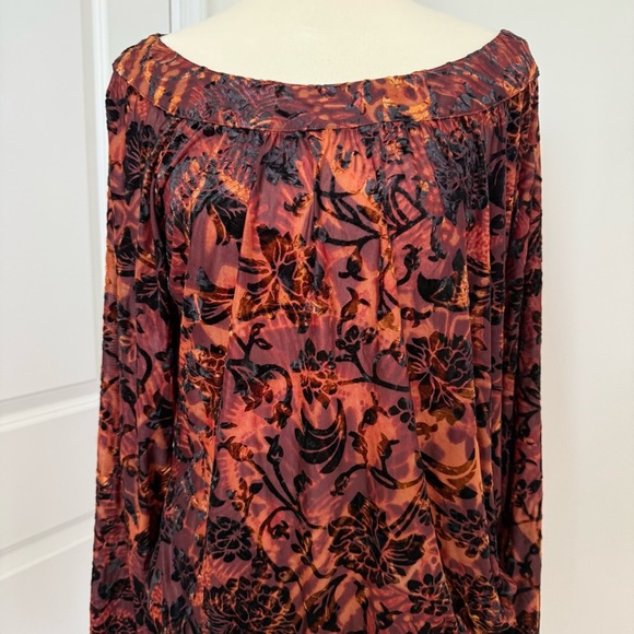 Chico's Brown Burnout Velvet Blouse Long Sleeves Drawstring Hem Size 2/Large - Picture 2 of 10